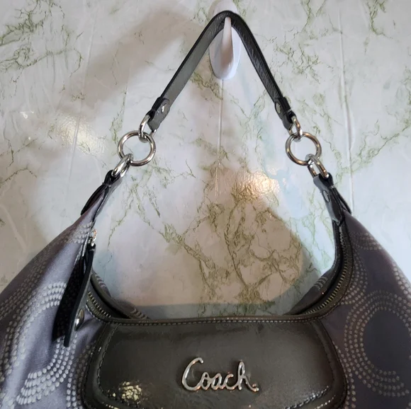 Vintage Coach Patent Trim Handbag - Picture 6 of 16